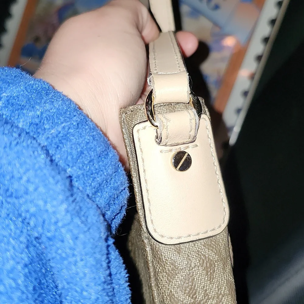 AUTHENTIC Michael Kors purse!!! - Picture 3 of 4
